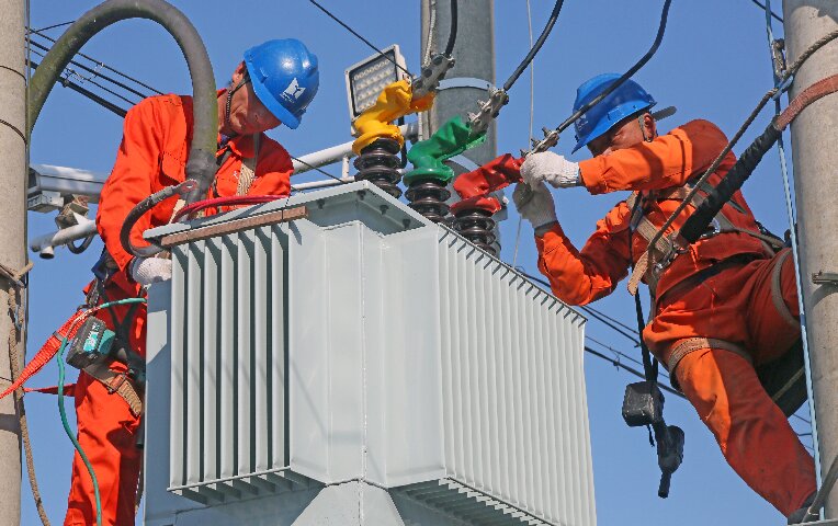 变压器维修人员